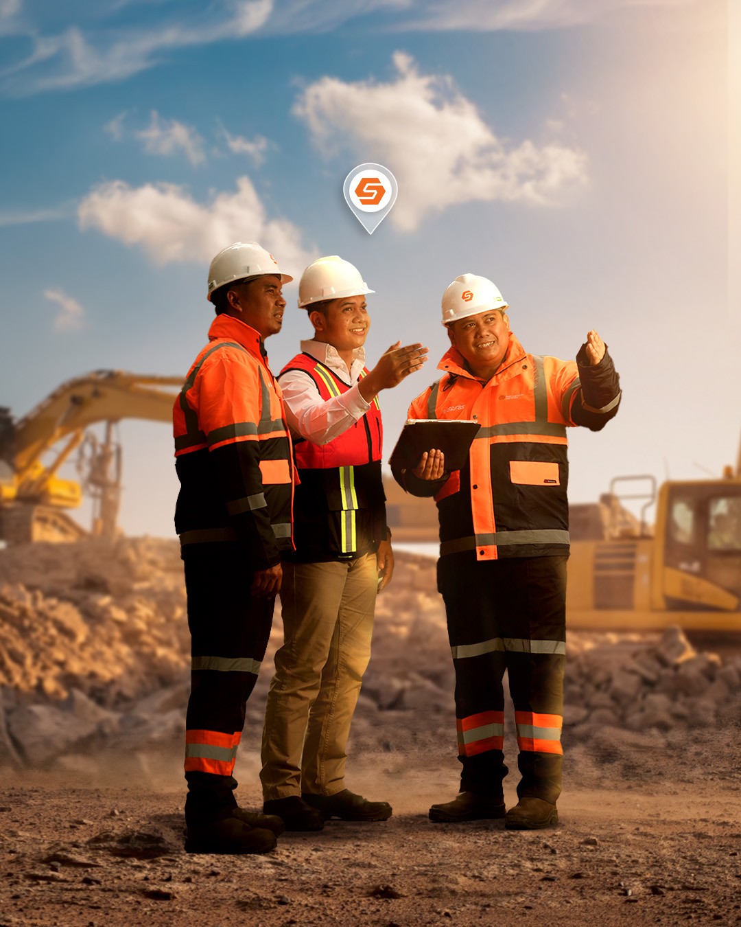 Teknisi memeriksa kualitas oli pada mesin untuk mendeteksi tanda overheating atau degradasi oli hidrolik